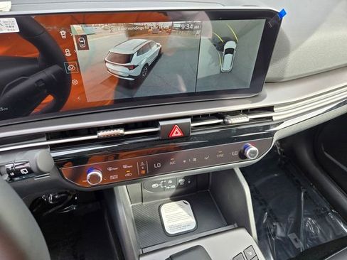 New 2026 Kia Sportage SX FWD image 12