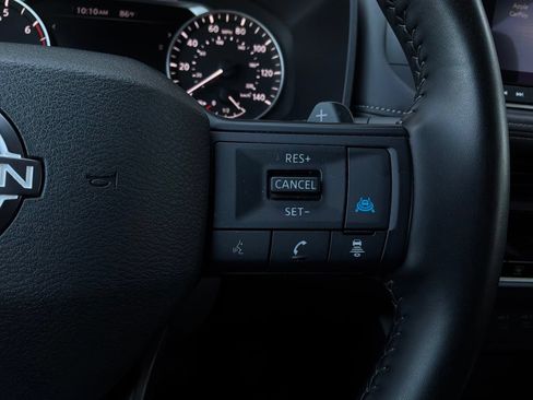 Used 2025 Nissan Rogue SV FWD image 34
