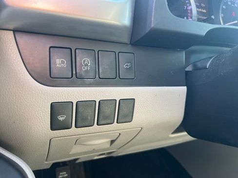 Used 2018 Toyota Highlander Plus image 14