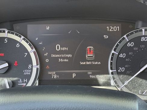 Used 2022 Toyota Highlander XLE FWD image 15