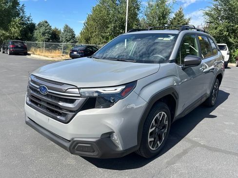 Used 2025 Subaru Forester Premium AWD/4WD image 14