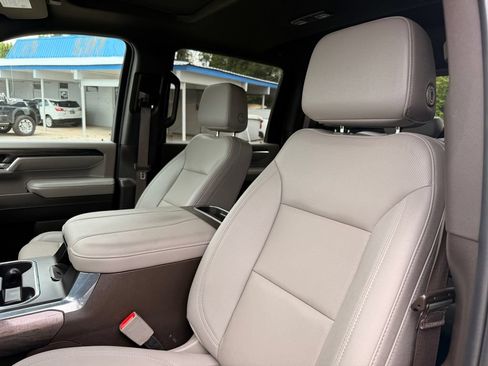 Used 2024 Chevrolet Silverado 3500 LTZ w/ LTZ Convenience Package AWD/4WD image 11