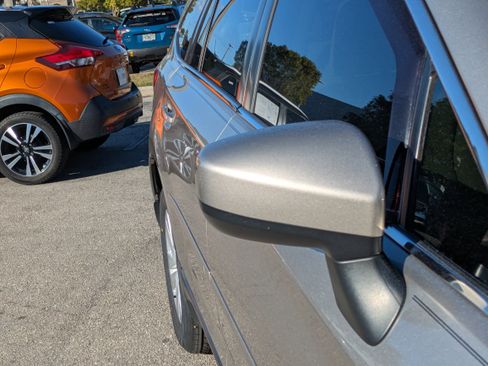 Used 2019 Subaru Outback 2.5i Premium image 12