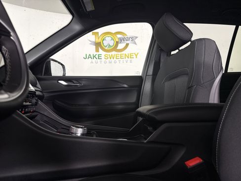 New 2025 Jeep Grand Cherokee Laredo X w/ Luxury Tech Group I image 28