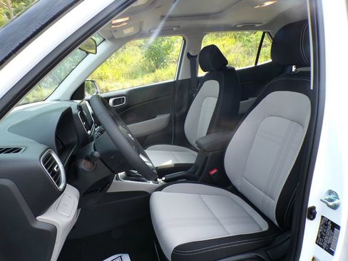 New 2026 Hyundai Venue SEL FWD image 12
