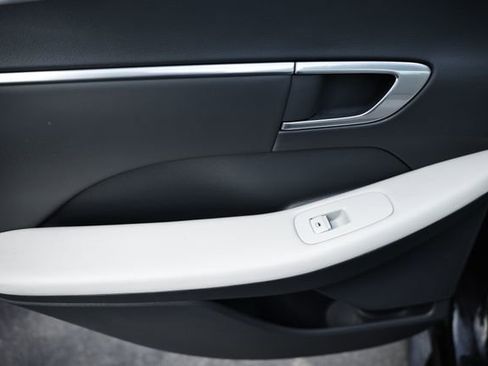 Used 2023 Hyundai Sonata SEL w/ Cargo Package image 22