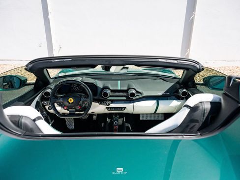 Used 2022 Ferrari 812 GTS RWD image 33