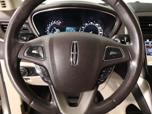 Used 2019 Lincoln MKC Reserve w/ MKC Technology Package FWD image 3