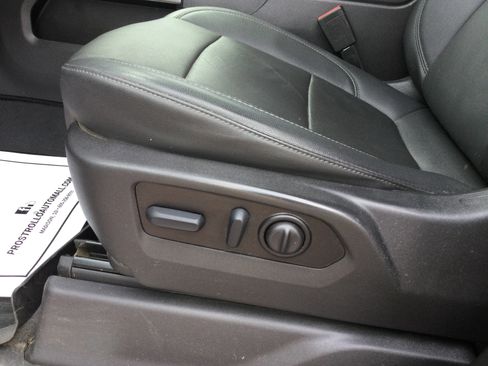 Used 2022 Chevrolet Silverado 1500 LTZ w/ LTZ Premium Package image 9