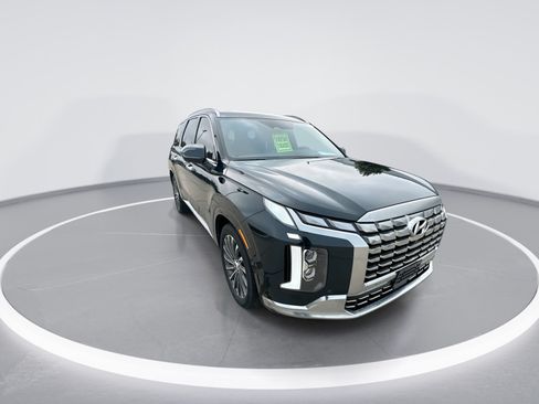 Used 2023 Hyundai Palisade Calligraphy w/ Cargo Package AWD/4WD image 2