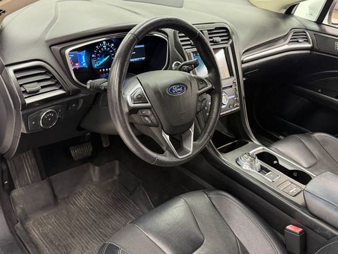 Used 2019 Ford Fusion Energi Titanium FWD image 3