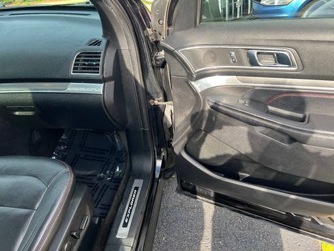 Used 2017 Ford Explorer Sport w/ Equipment Group 401A AWD/4WD image 33