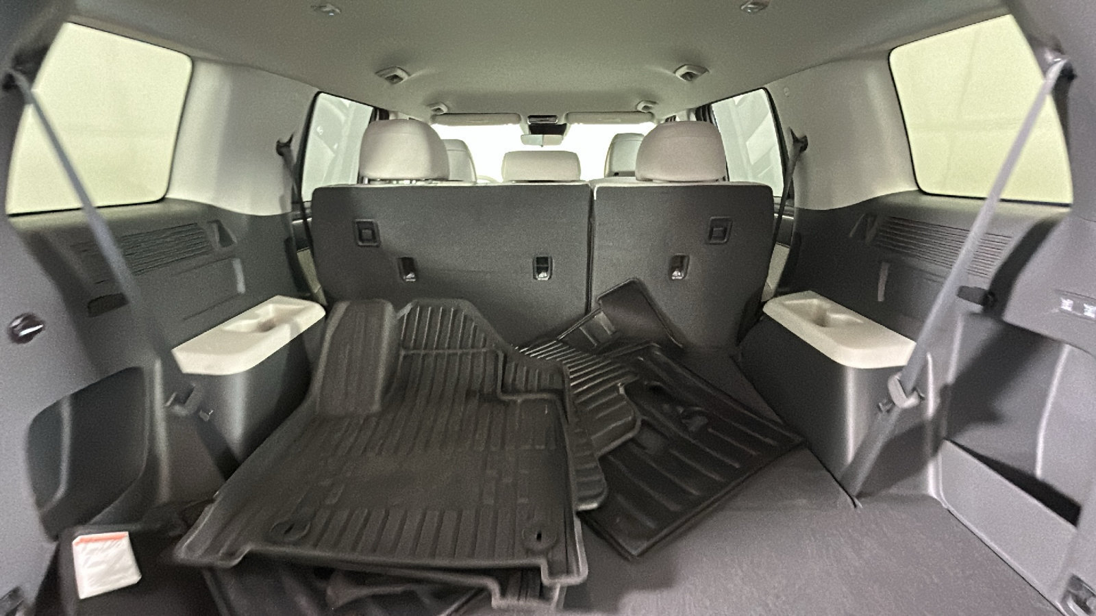 Used 2025 Hyundai Santa Fe SE FWD image 35