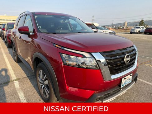 Certified 2025 Nissan Pathfinder SL AWD/4WD image 5