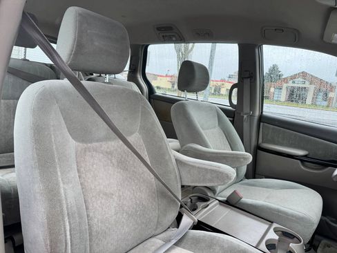 Used 2005 Toyota Sienna CE FWD image 9