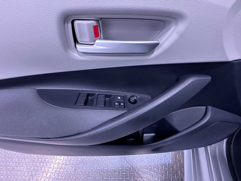 Used 2020 Toyota Corolla L image 12