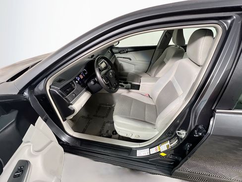 Used 2012 Toyota Camry XLE w/ Convenience Pkg FWD image 15