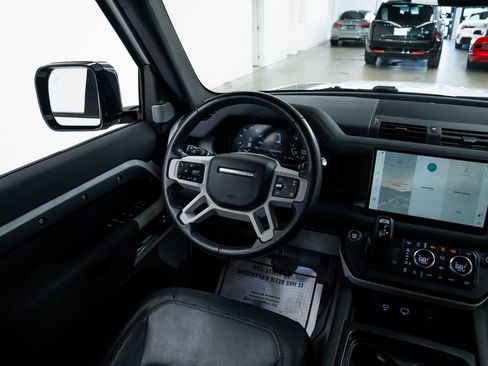 Used 2023 Land Rover Defender 130 X-Dynamic SE image 10