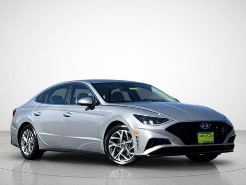 Used 2023 Hyundai Sonata SEL FWD image 2