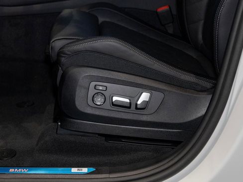 New 2026 BMW X5 xDrive40i w/ Premium Package image 16