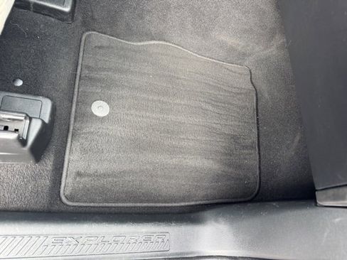 Used 2021 Ford Explorer Base image 39