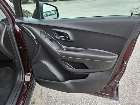 Used 2020 Chevrolet Trax LS w/ Tint and Cruise Package FWD image 30