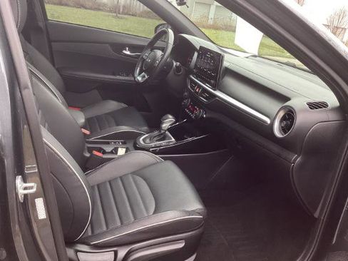 Used 2023 Kia Forte GT-Line w/ GT-Line Premium Package FWD image 2
