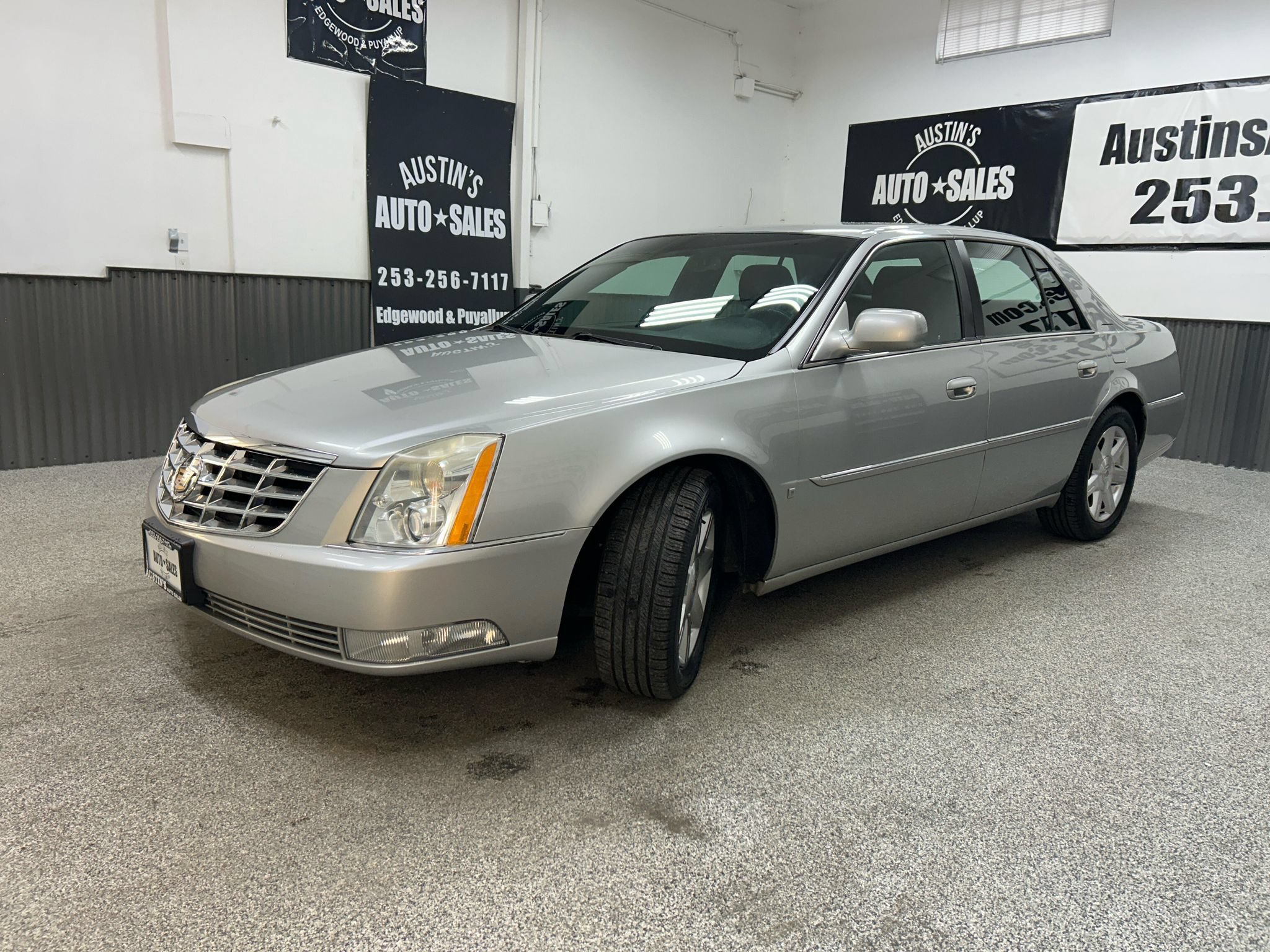 Used 2007 Cadillac DTS FWD image 3