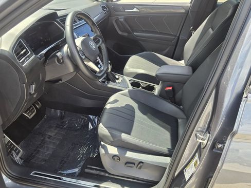 Used 2023 Volkswagen Tiguan SE R-Line FWD image 11