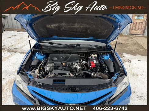 Used 2018 Toyota Camry XSE image 10