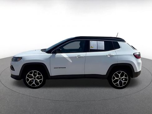 Used 2025 Jeep Compass Limited AWD/4WD image 10