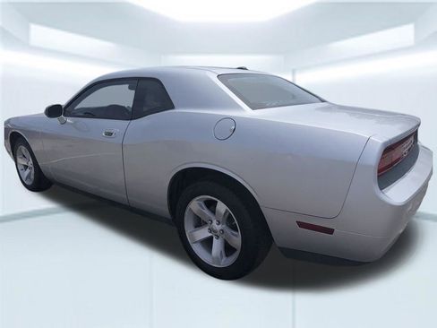 Used 2009 Dodge Challenger SE RWD image 19