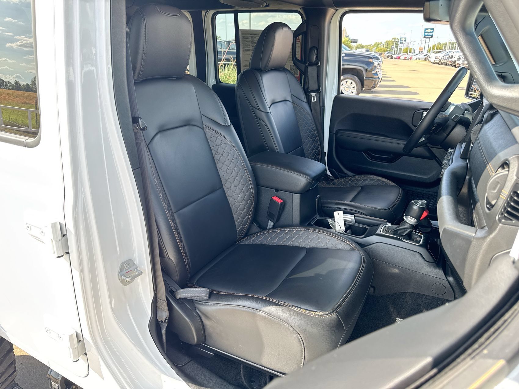Used 2021 Jeep Wrangler Unlimited Sahara AWD/4WD image 25