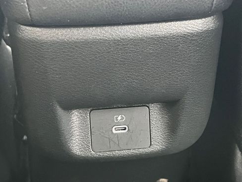 Used 2025 Nissan Versa SV image 22