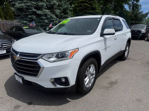 Used 2018 Chevrolet Traverse LT w/ LPO, Floor Liner Package AWD/4WD image 3