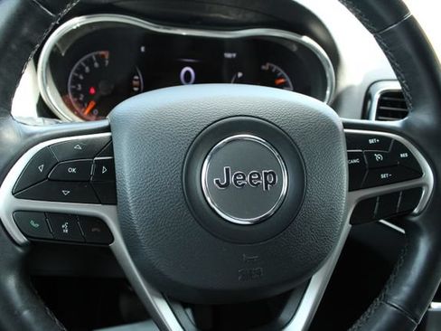 Used 2020 Jeep Grand Cherokee Limited AWD/4WD image 15