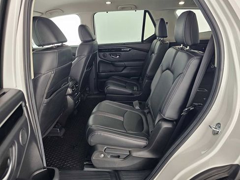 Used 2025 Honda Pilot EX-L image 18