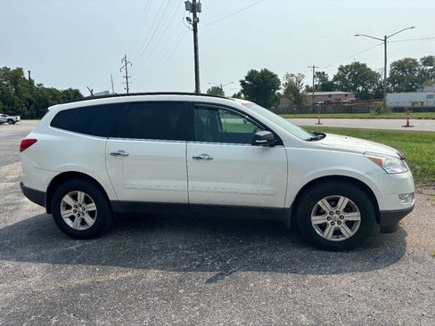 Used 2012 Chevrolet Traverse LT image 7