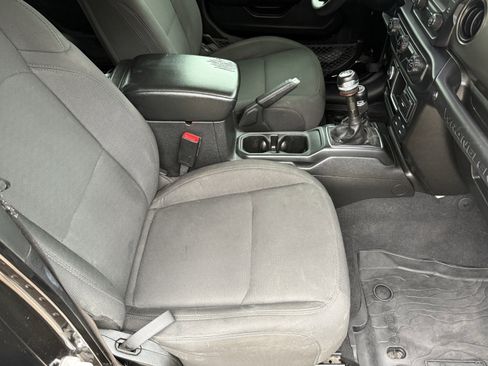 Used 2020 Jeep Wrangler Unlimited Sport image 44