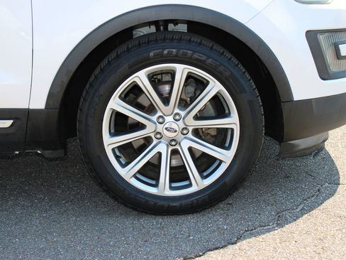 Used 2016 Ford Explorer Limited image 5