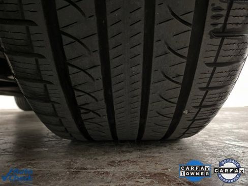 Used 2022 Porsche Cayenne w/ Premium Package image 97