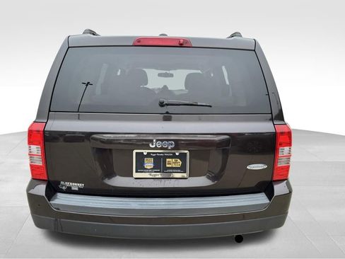Used 2014 Jeep Patriot Latitude FWD image 6