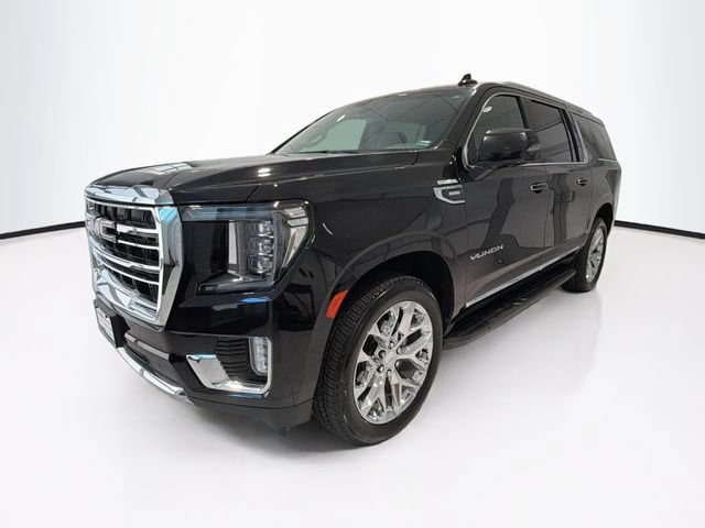Used 2022 GMC Yukon XL SLT w/ SLT Premium Package AWD/4WD image 3