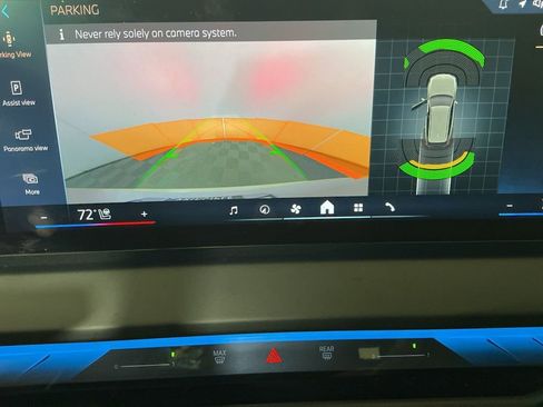 Certified 2025 BMW X3 xDrive30i w/ M Sport Package image 11