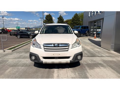 Used 2014 Subaru Outback 3.6R Limited AWD/4WD image 2