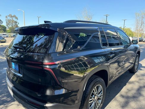 Used 2024 Chevrolet Traverse LT image 6