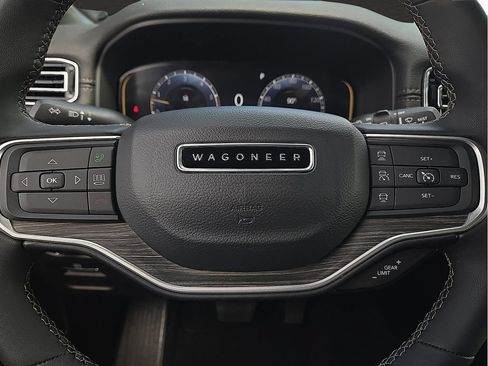 Used 2024 Jeep Wagoneer Series II AWD/4WD image 19