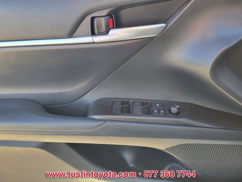 Certified 2021 Toyota Camry SE image 17