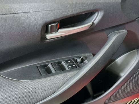 Used 2020 Toyota Corolla LE image 15