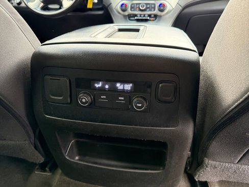 Used 2016 GMC Yukon SLE image 23